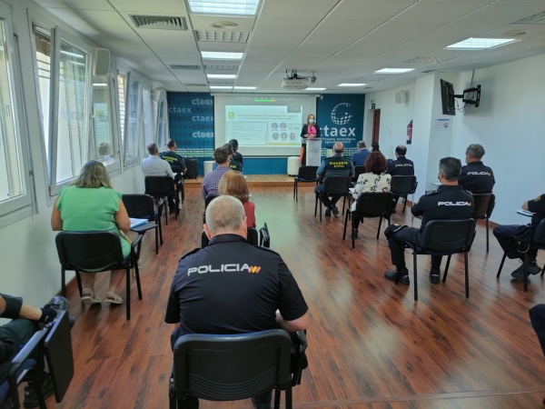 CTAEX, junto con la Delegación del Gobierno en Extremadura, organiza unas jornadas informativas sobre el cultivo del cáñamo para uso industrial  para Fuerzas y Cuerpos de seguridad del Estado