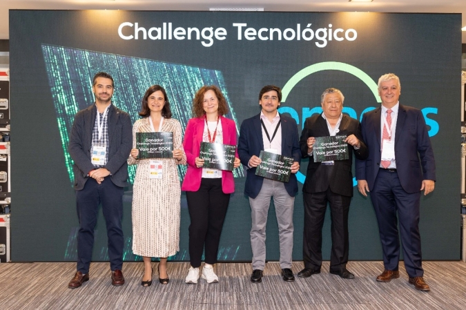 Investigadores de CTAEX junto a representantes de otros centros centros tecnológicos, reciben una mención especial en el “challenge” tecnológico de meetechSpain 2023