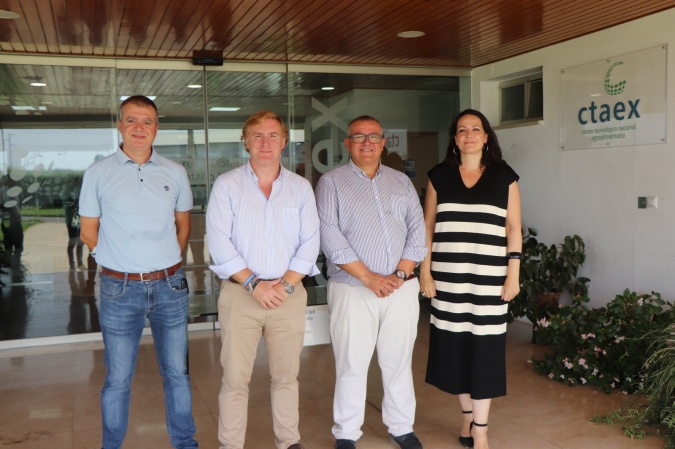 El alcalde de Badajoz, Ignacio Gragera, ha visitado el Centro Tecnológico Nacional Agroalimentario CTAEX