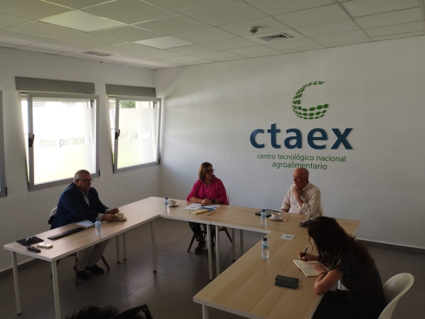 La consejera de Agricultura, Ganadería y Desarrollo Sostenible, Mercedes Morán, destaca el papel de CTAEX en el desarrollo del sector agroalimentario