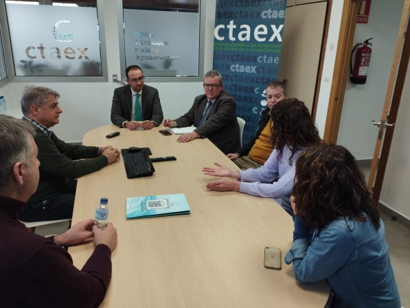 El Director General de la PAC visita CTAEX