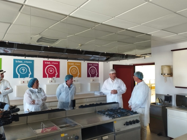 El delegado del gobierno en Extremadura, José Luis Quintana, visita las instalaciones de CTAEX