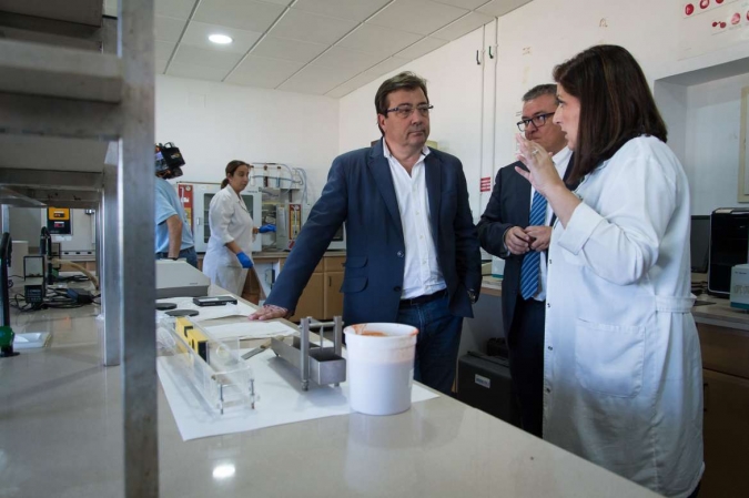 Visita a CTAEX del presidente de la Junta de Extremadura, Guillermo Fernández Vara