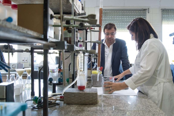 Visita a CTAEX del presidente de la Junta de Extremadura, Guillermo Fernández Vara