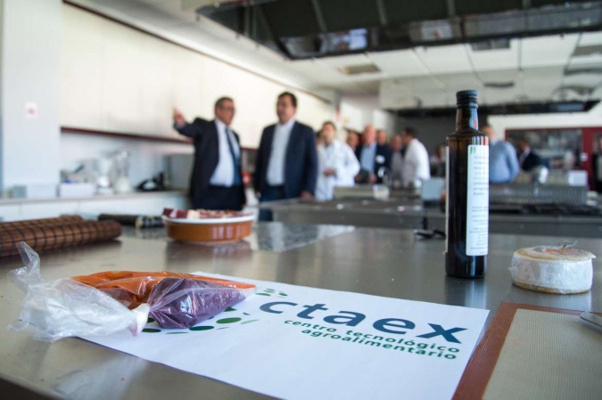 Visita a CTAEX del presidente de la Junta de Extremadura, Guillermo Fernández Vara