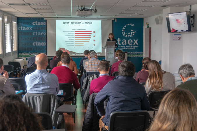 CTAEX consigue la movilización conjunta del sector del tomate de industria