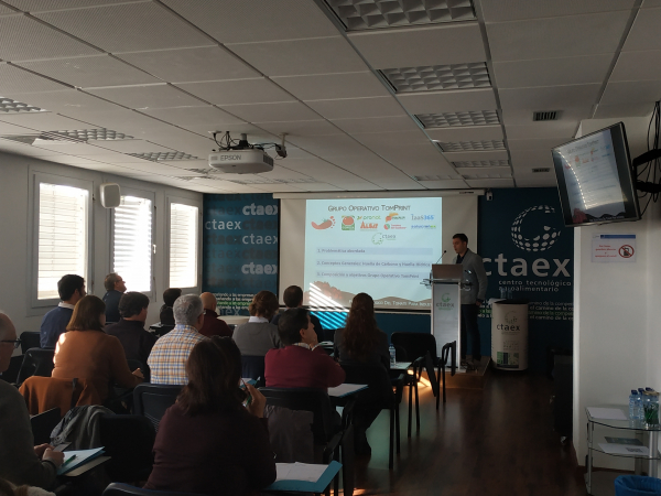 CTAEX consigue la movilización conjunta del sector del tomate de industria