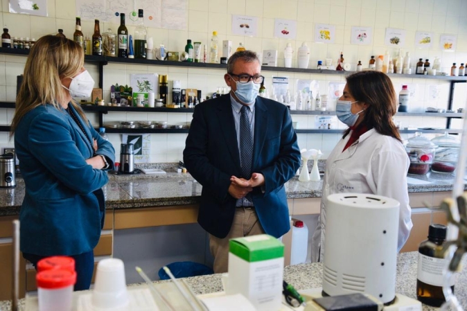 La presidenta de la Asamblea de Extremadura visita CTAEX