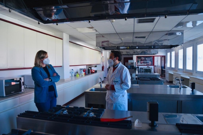 La presidenta de la Asamblea de Extremadura visita CTAEX