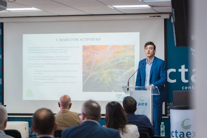 Celebrado el Foro del Cáñamo Industrial. Regulación y posibilidades de cultivo en Extremadura