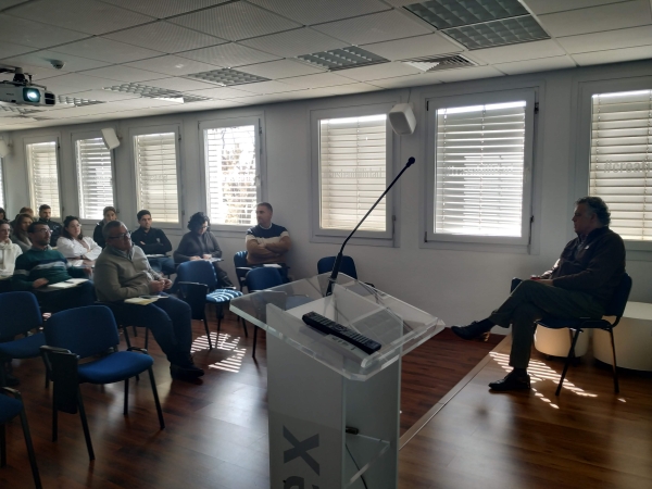 El Secretario General de Ciencia, Tecnología, Innovación y Universidad, Jesús Alonso, presenta a los investigadores de CTAEX el VII Plan Regional de I+D+I de Extremadura 2022-2025