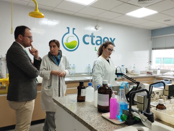 El Director General de la PAC visita CTAEX