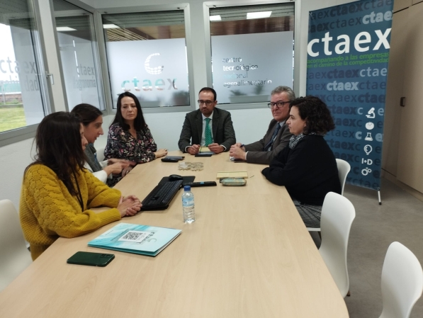 El Director General de la PAC visita CTAEX
